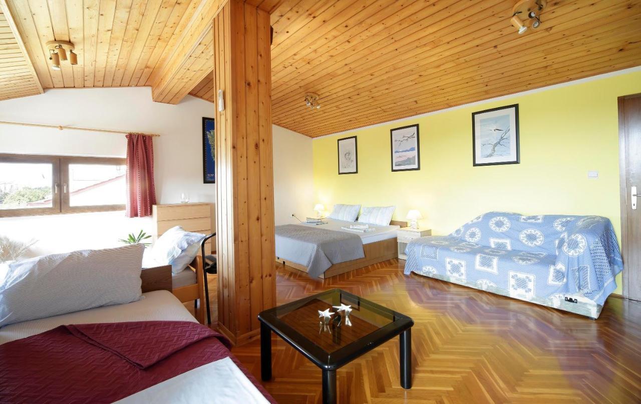 Apartments Natali Ровин Екстериор снимка