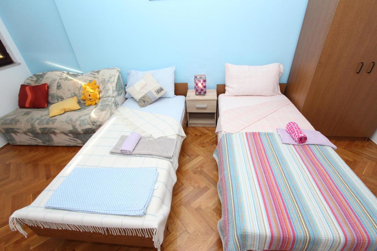 Apartments Natali Ровин Екстериор снимка