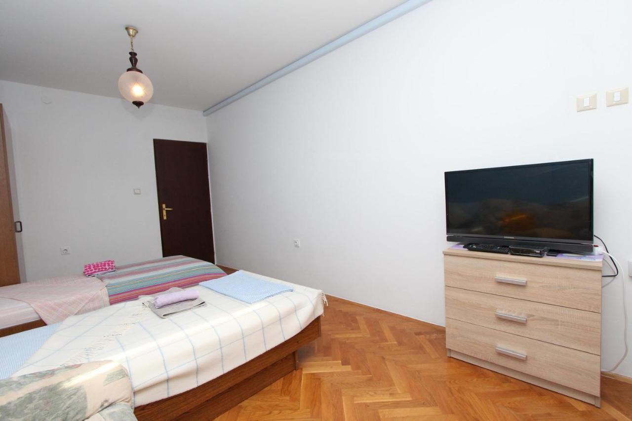 Apartments Natali Ровин Екстериор снимка